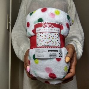 Holiday time super soft plush throw